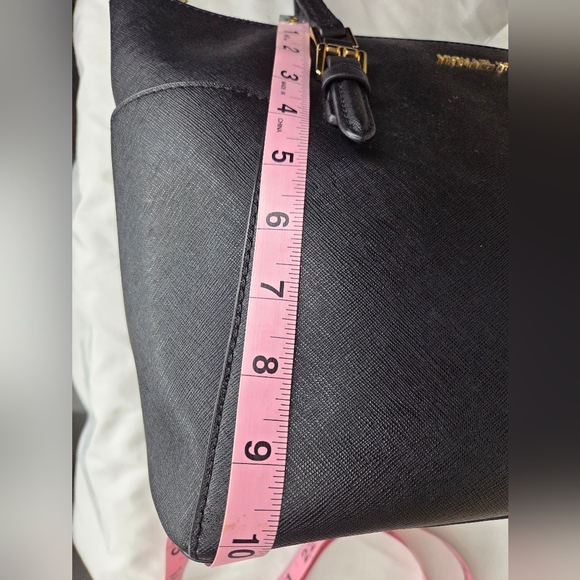 Michael Kors aprox 11"x10"inchs- Black Tote Bag W/ Golden Hardware - Picture 15 of 15